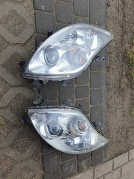 Lampa / Reflektor lewy i prawy auris 06-09r 