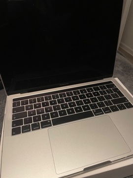 MacBook Pro 13,3 2019 inter core i5 128 GB