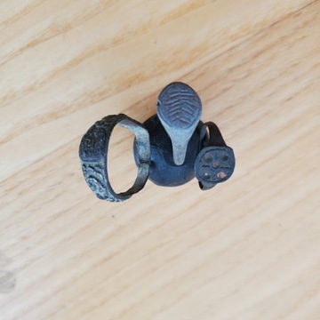 średniowieczny pierścień sygnet zestaw 3 sztuk