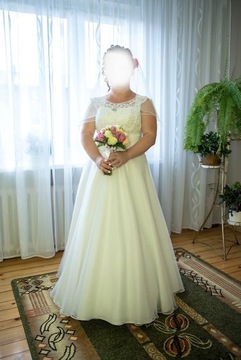 Suknia ślubna 40-44 w stanie idealnym
