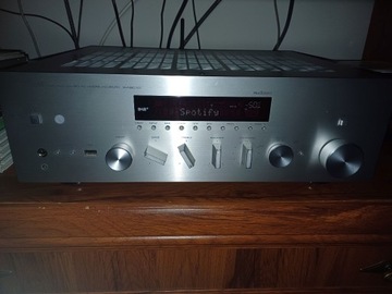 Yamaha R-N 803 D Music cast