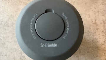 Trimble R10 360 pryzmat dookólny z uchwytami