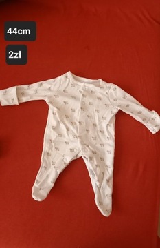 Ubranka dla niemowlaka I noworodka