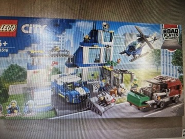 LEGO City: Posterunek policji 60316 - 668 klocków