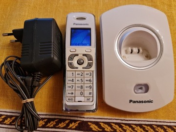 Bezprzewodowy telefon stacjonarny Panasonic