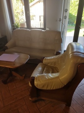 Skórzana rozkładana sofa 3- osobowa i dwa fotele