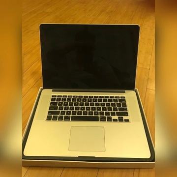 MacBook Pro 15 i7 2.2GHz 16GB 256GB SDD 2015RETINA