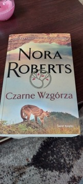 Czarne wzgórza-Nora Roberts