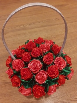 Bukiety róż ze wstążki