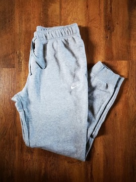 Szare dresy Nike spodnie dresowe 