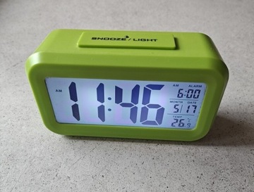 Budzik zegarek stołowy zielony / temperatura, data, podświetlenie