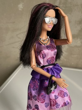 Barbie Wieczorne przyjęcie Raquelle artykulacja