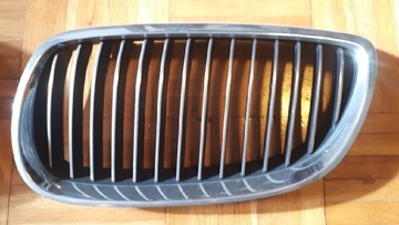 Nerka atrapa grill kratka klapy maski BMW3 E92 E93