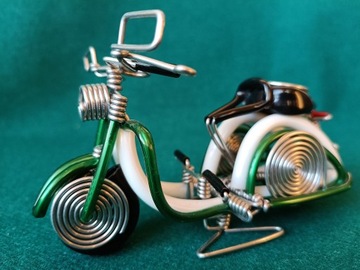 Motocykl skuter figurka z drutu prezent dekoracja
