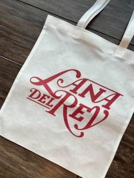 biała torba tote bag z napisem Lana Del Rey