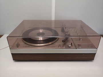 Gramofon Philips 660