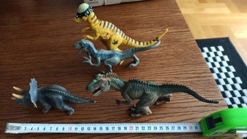 Dinozaury 4 szt.