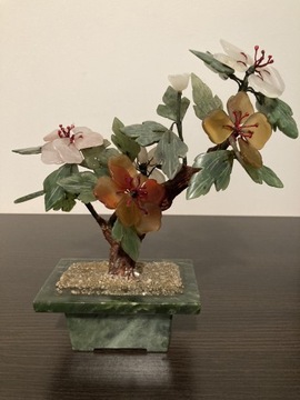 Jadeitowe drzewko Bonsai w jadeitowej doniczce 