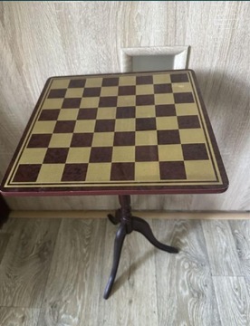 Stolik szachowy z drewna 
