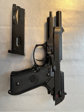 Replika pistoletu M92F/M9 KJW Gas Pistol