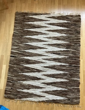Wełniany dywan