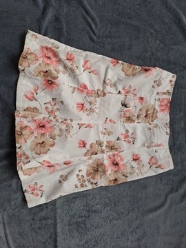 Biała spódnica w kwiaty roz. 38