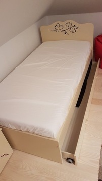 Meblik łóżko 190x90 z szufladą + materac termoelas