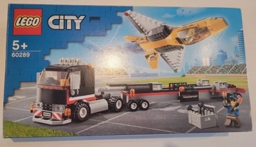 Lego City 60289.Transporter odrzutowca pokazowego.