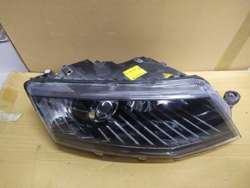 Lampa Xenon prawa Skoda Octavia III 5E1941018B