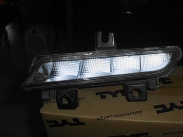 RENAULT CLIO IV 4 LIFT SWIATŁO DRL LAMPA LED PRAWA