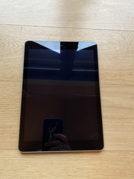 Uszkodzony iPad Air 16 GB A1474