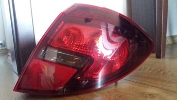 Lampa prawy tył dymiona Opel Meriva B 