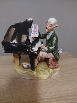 Figurka pianisty