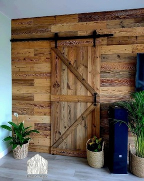 Drzwi drewniane przesuwne stare deski drewno loft