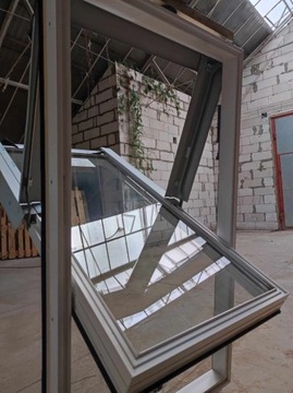 Okno dachowe PCV SKYLIGHT 78x140cm