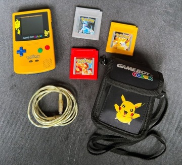 ZESTAW GAME BOY COLOR +3 GRY POKEMON+ETUI+PRZEWÓD