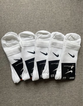 Nike Wysokie Białe Skarpety 41/44(5 par)
