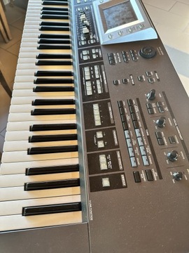 Roland G70 z dodatkową kartą brzmień