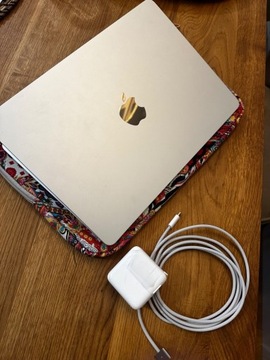 MacBook Air 13inch M2 Tylko 9cykli ładowania!