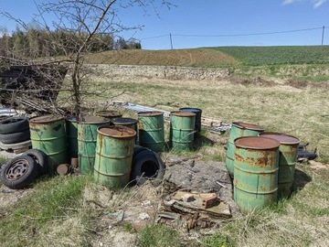 BECZKI ZE SMOŁĄ, SMOŁA, BECZKI, 200 L.