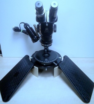 PZO Mikroskop polaryzacyjny MST-130