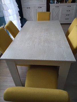 Stół plus 6 krzeseł 
