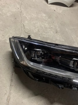 VW PASSAT B8 15r+ PRAWA LAMPA PRZÓD FULL LED