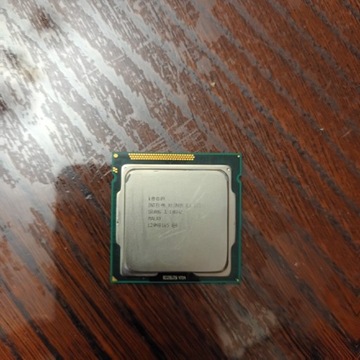 Xeon E3 1225.      
