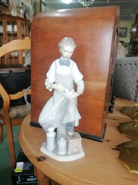 Figurka Lladro Aptekarz /pharmacist