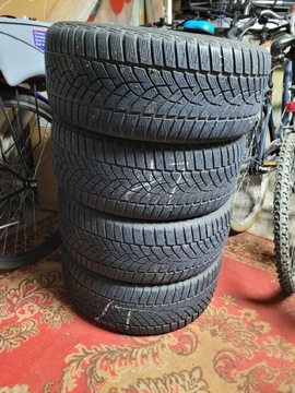 Opony zimowe 215/50R17 GOODYEAR