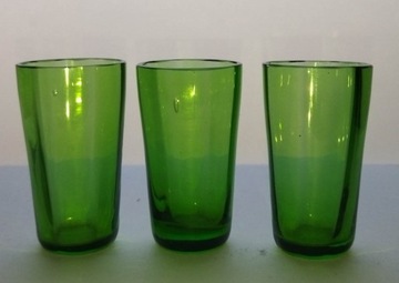3 szt stare kieliszki wódki nalewki zielone szkło 