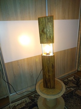 Lampy ze starego drewna 