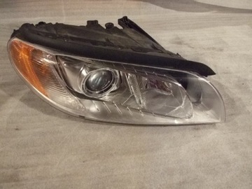 Lampa Xenon prawa VOLVO  S80 V70 XC70