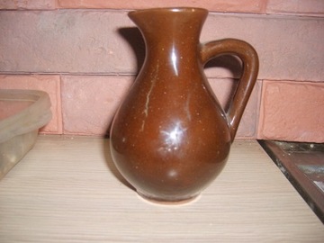 ładny ceramiczny dzbanuszek wys 13 cm